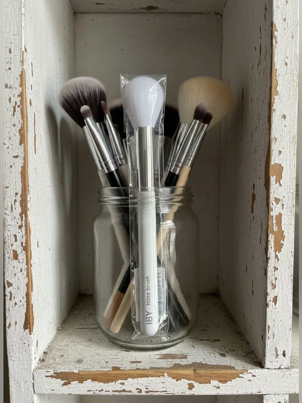 IBY BEAUTY Hilite Powder Brush -  Makeup Applicator
